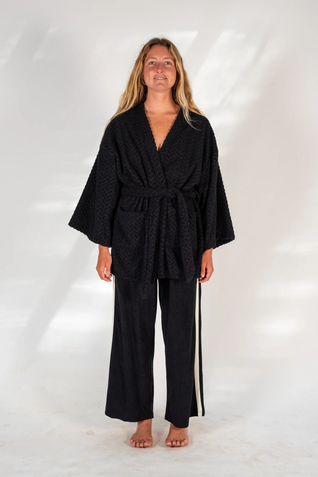 Après Surf Towel Kimono in Black